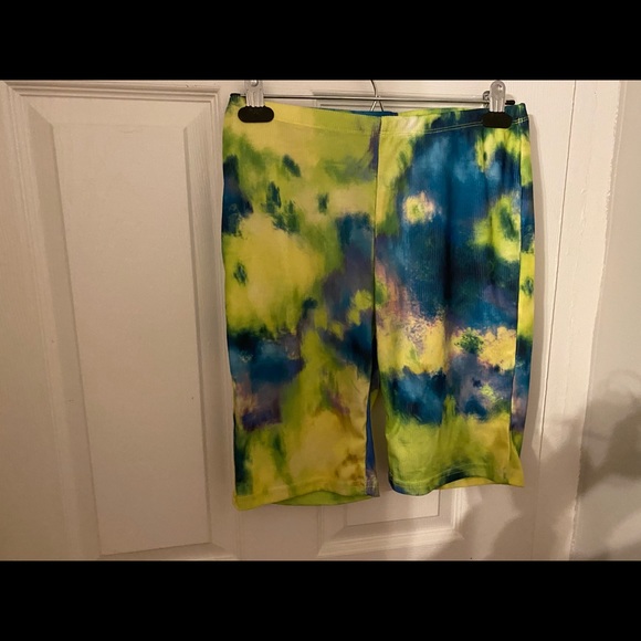 Tie-dye 2 piece set with biker shorts - Picture 2 of 3